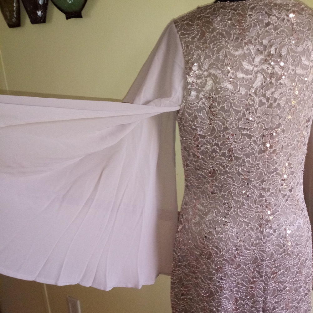 Dress - Picture 6 of 8
